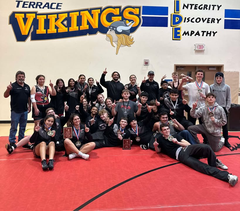 CLHS wrestlers collect nine firsts post thumbnail image