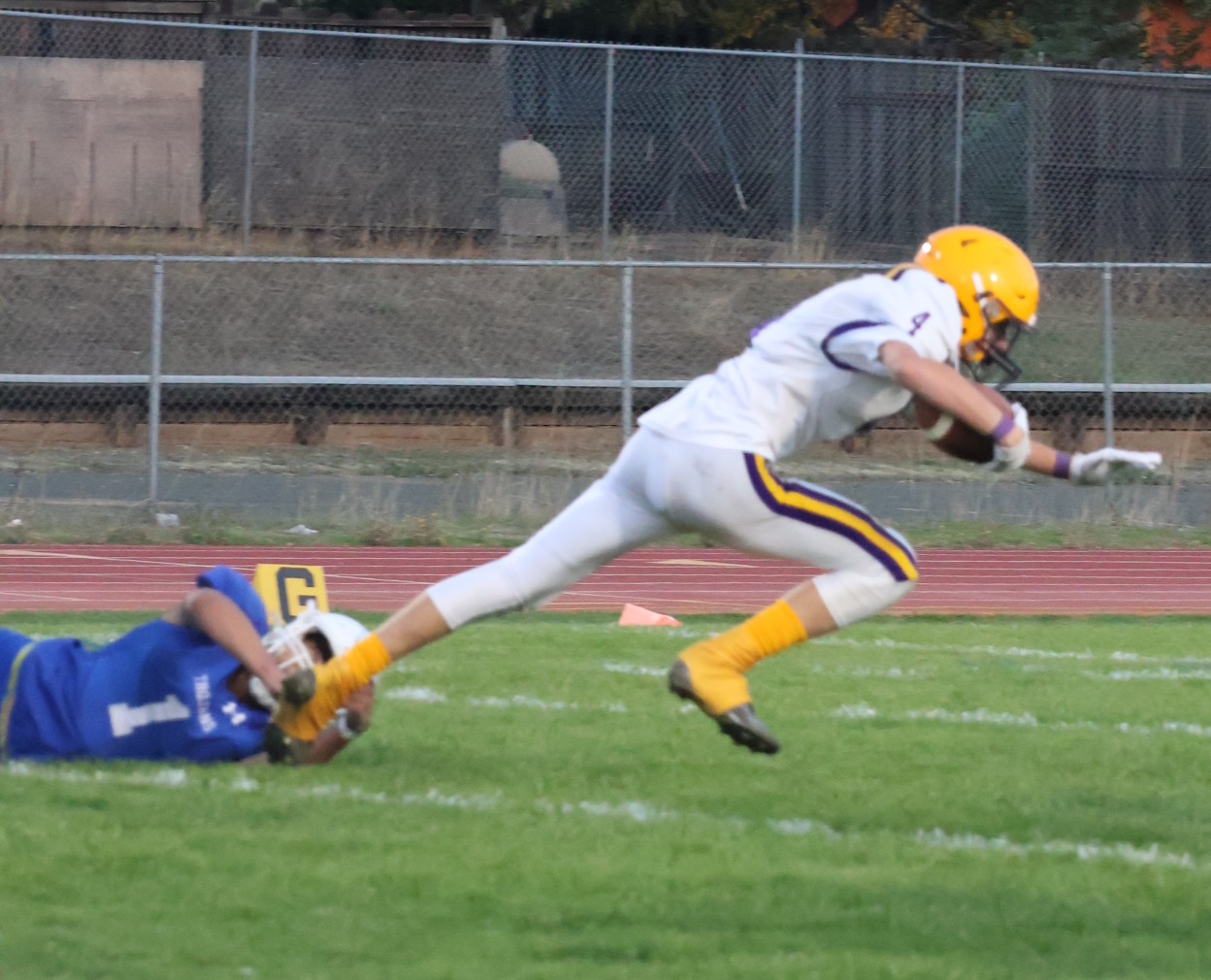 JV Mustangs clinch league title with 40-0 win post thumbnail image