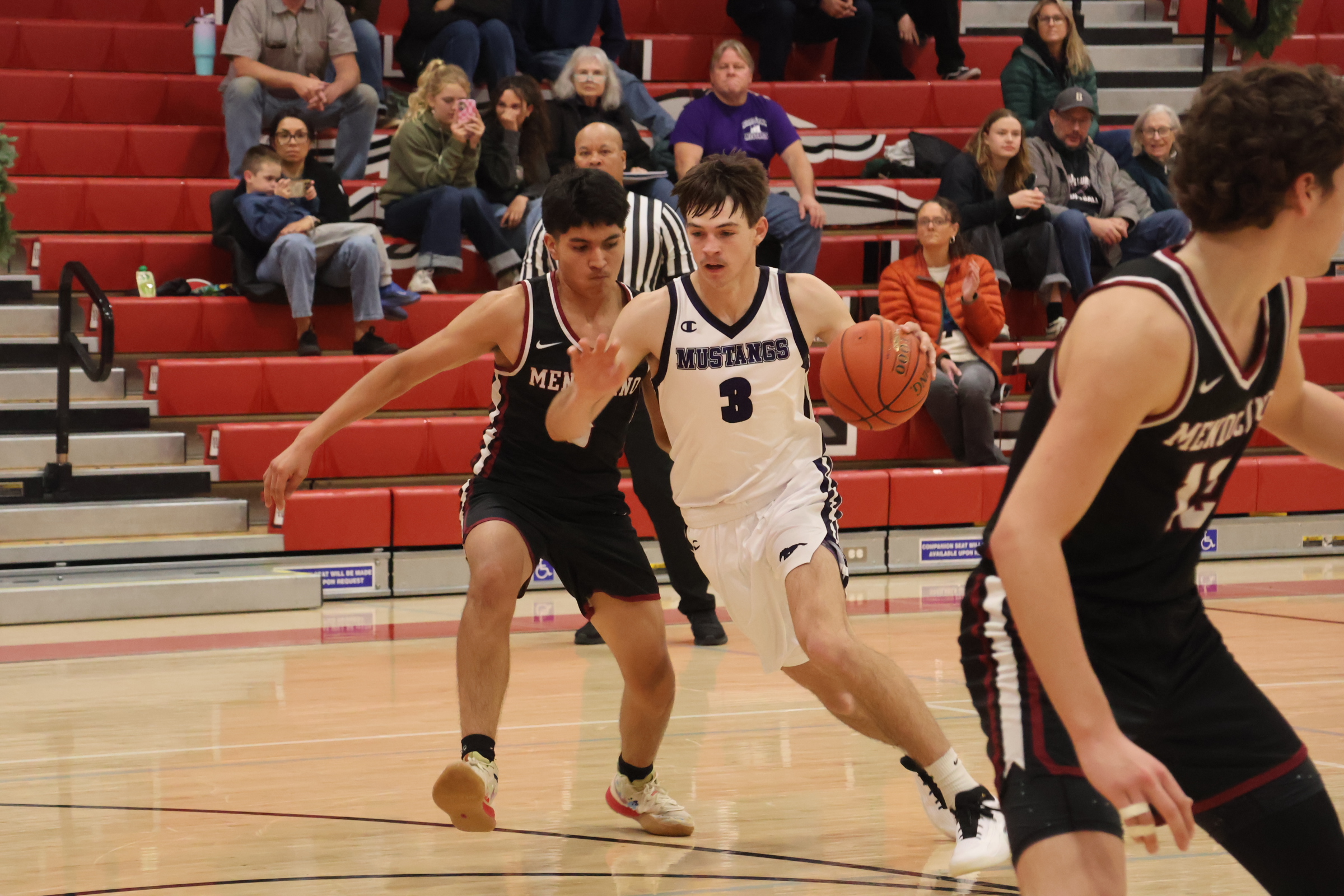 Mustangs win, Knights lose in REIBT openers post thumbnail image