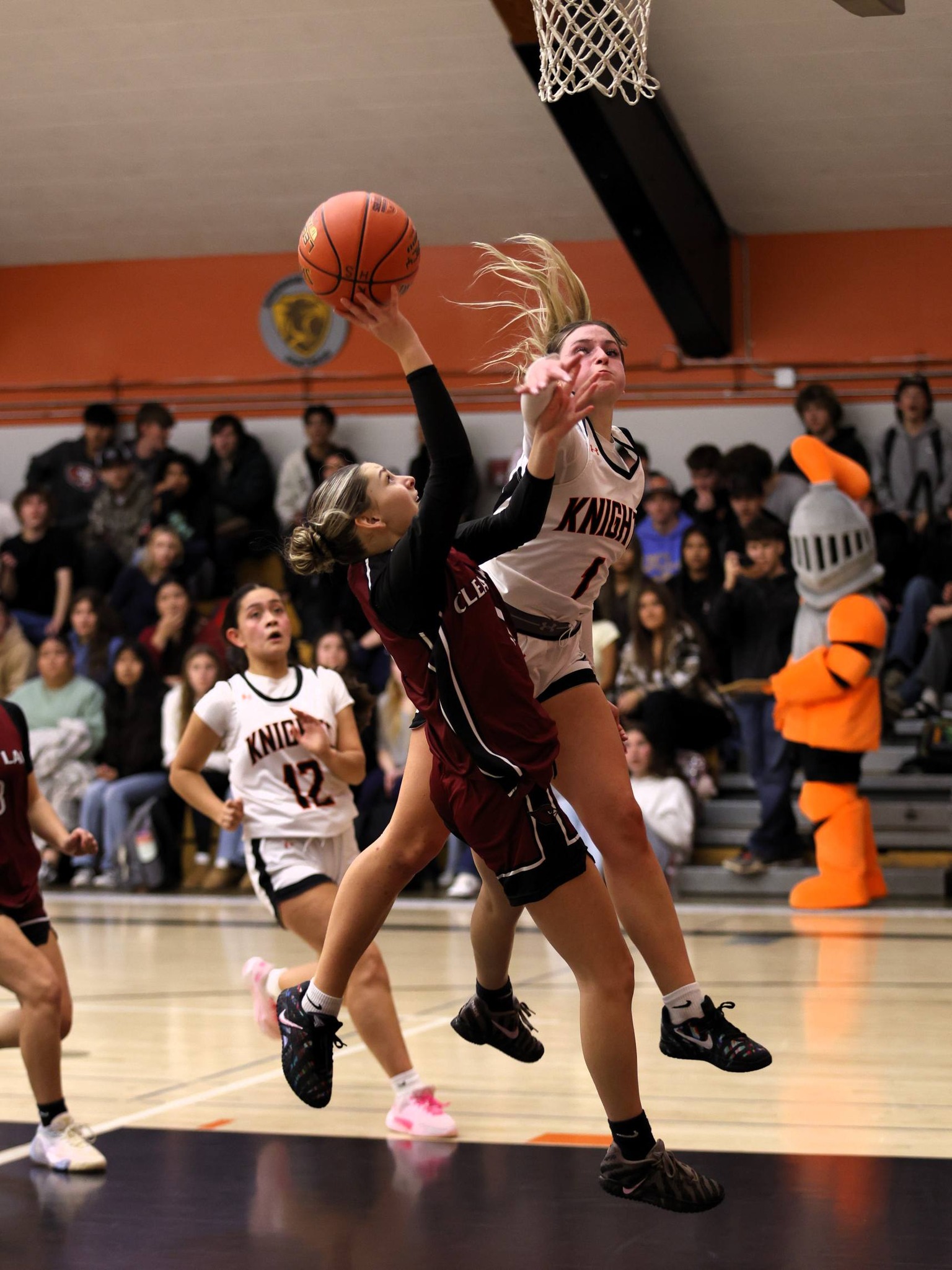 Lady Knights, Mustangs advance to semifinals post thumbnail image