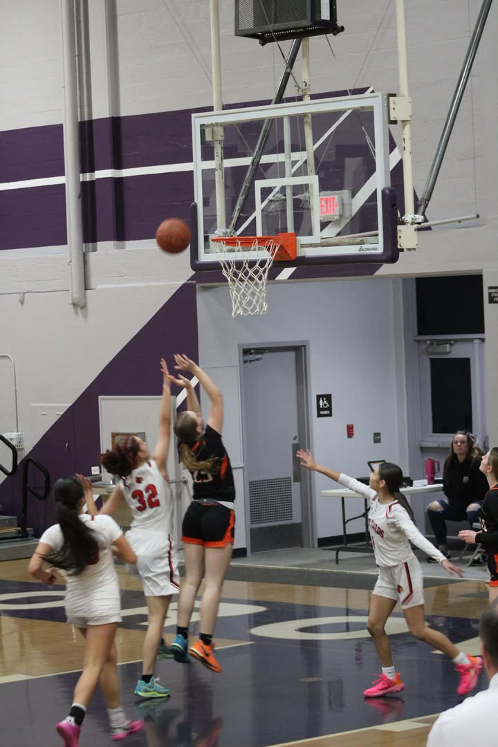 Lady Knights, Trojans, Cards, ‘Stangs all win post thumbnail image