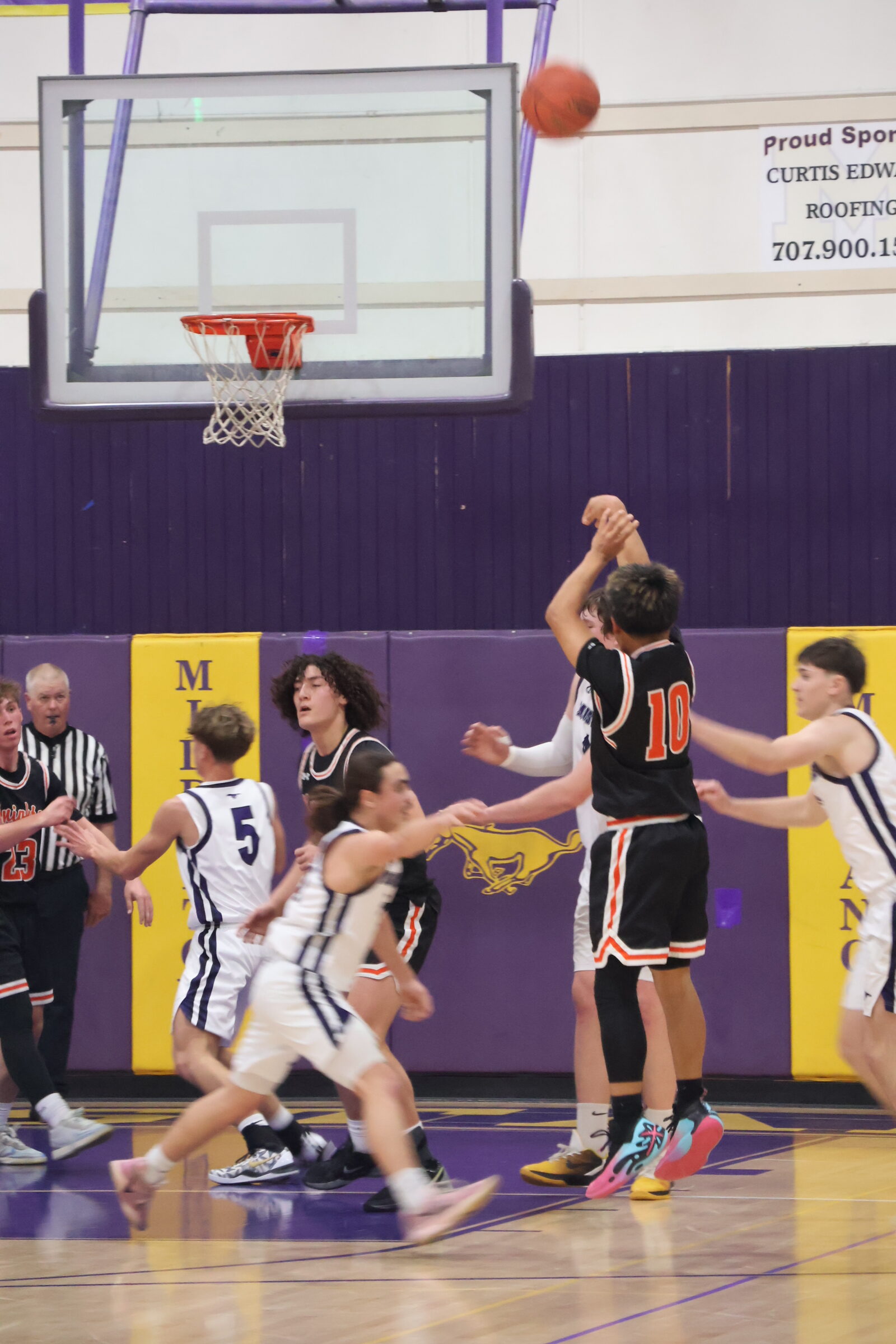 M’town boys hold off Kelseyville 70-65 post thumbnail image