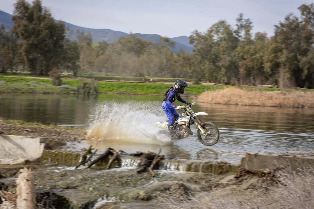 Motocross rider Wallace wins A-class race post thumbnail image